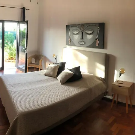 Quinta Amendoeiras Bed & Breakfast *